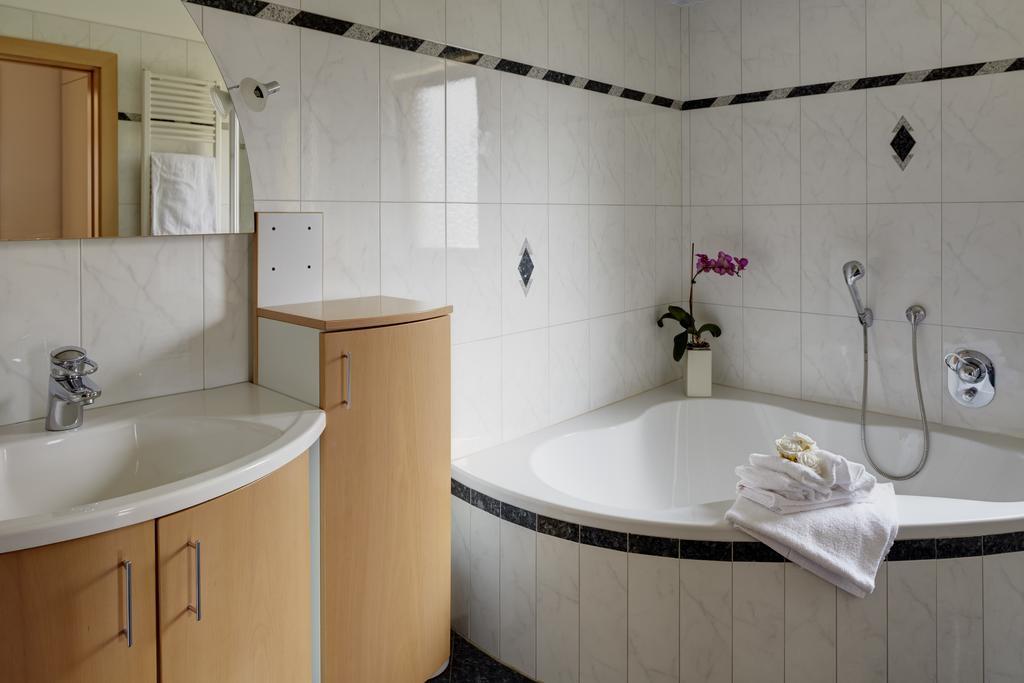 Residence Ladurn Tirolo Szoba fotó